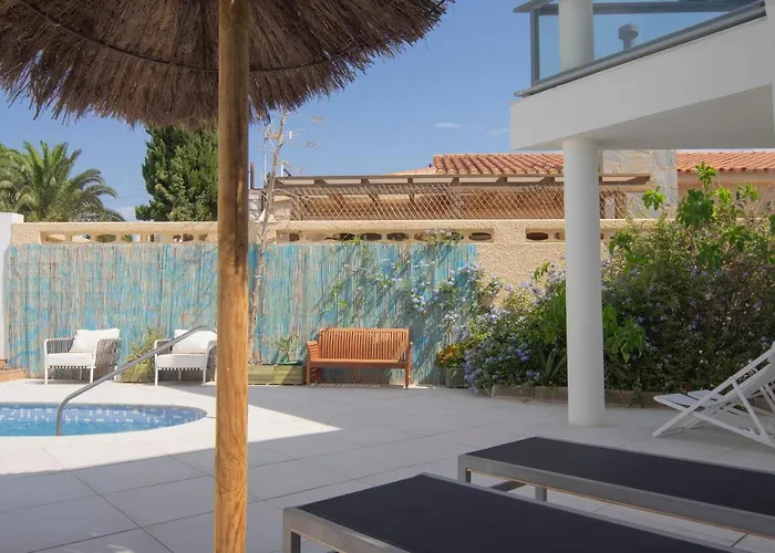 Hotel La Posada De Paco - Spa & Adults Friendly